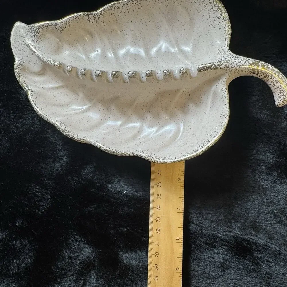 VTG Mid Century Modern Leaf Ashtray Ceramic Pearlized White Gold Trim USA 2220